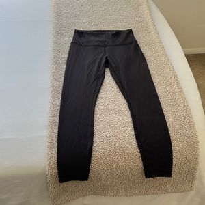 Lululemon wunder under train high rise leggings! Size 8